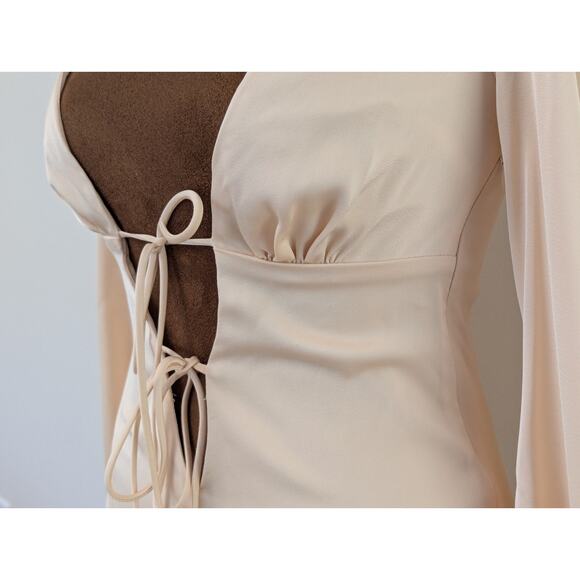 NWT Oh Polly Vanna Balloon Sleeve Mini Dress in Ivory, Sz 0US Babydoll Swiftie - Picture 4 of 7